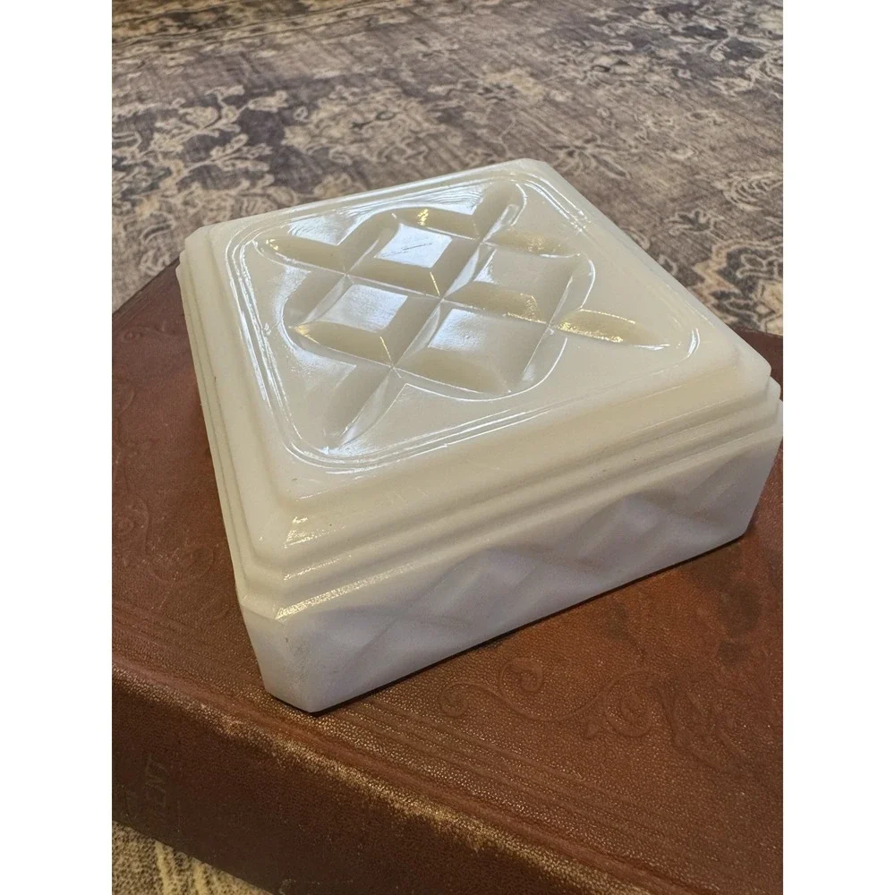 Vtg Anchor Hocking White Milk Glass‎ Covered Square Powder Box Trinket Vanity